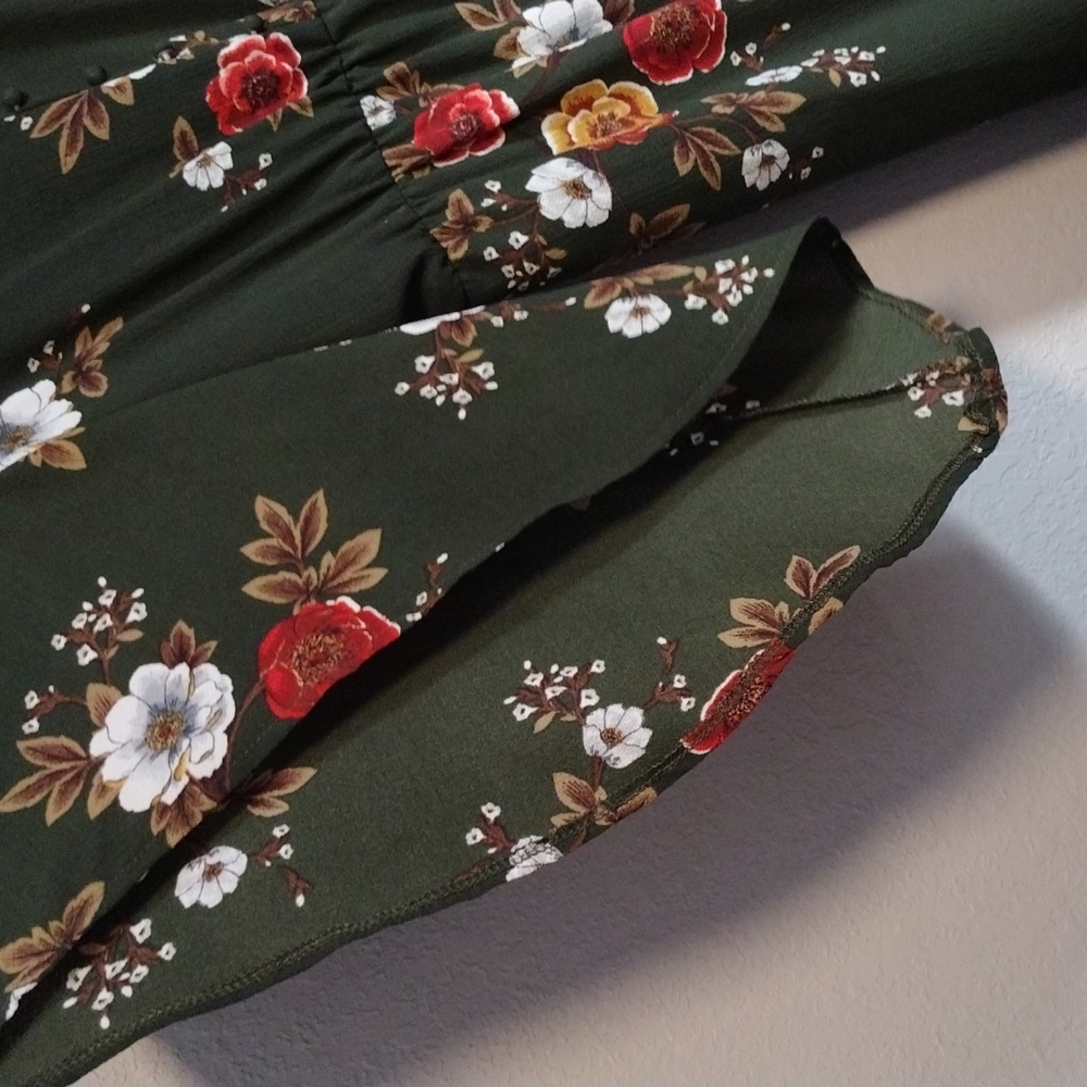 SIMPLEE FLORAL DRESS - Picture 10 of 11
